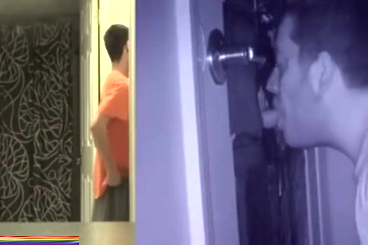 CHICOS EN EL GLORY HOLE - .mp4