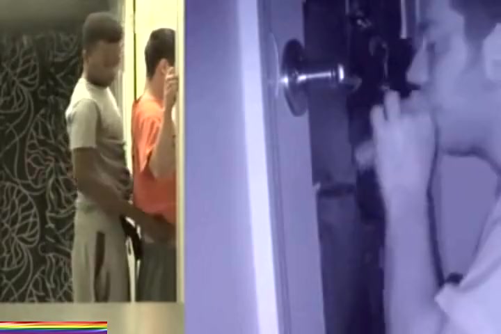 CHICOS EN EL GLORY HOLE - .mp4