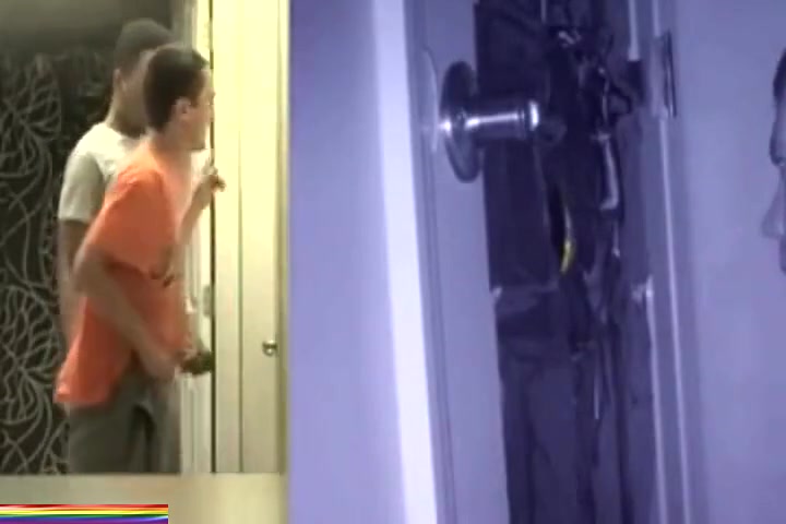 CHICOS EN EL GLORY HOLE - .mp4