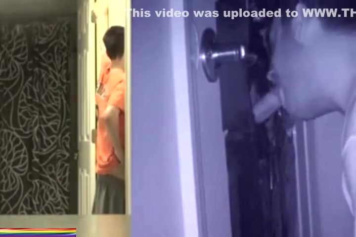 CHICOS EN EL GLORY HOLE - .mp4