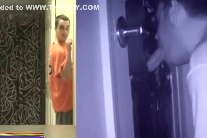 CHICOS EN EL GLORY HOLE - .mp4