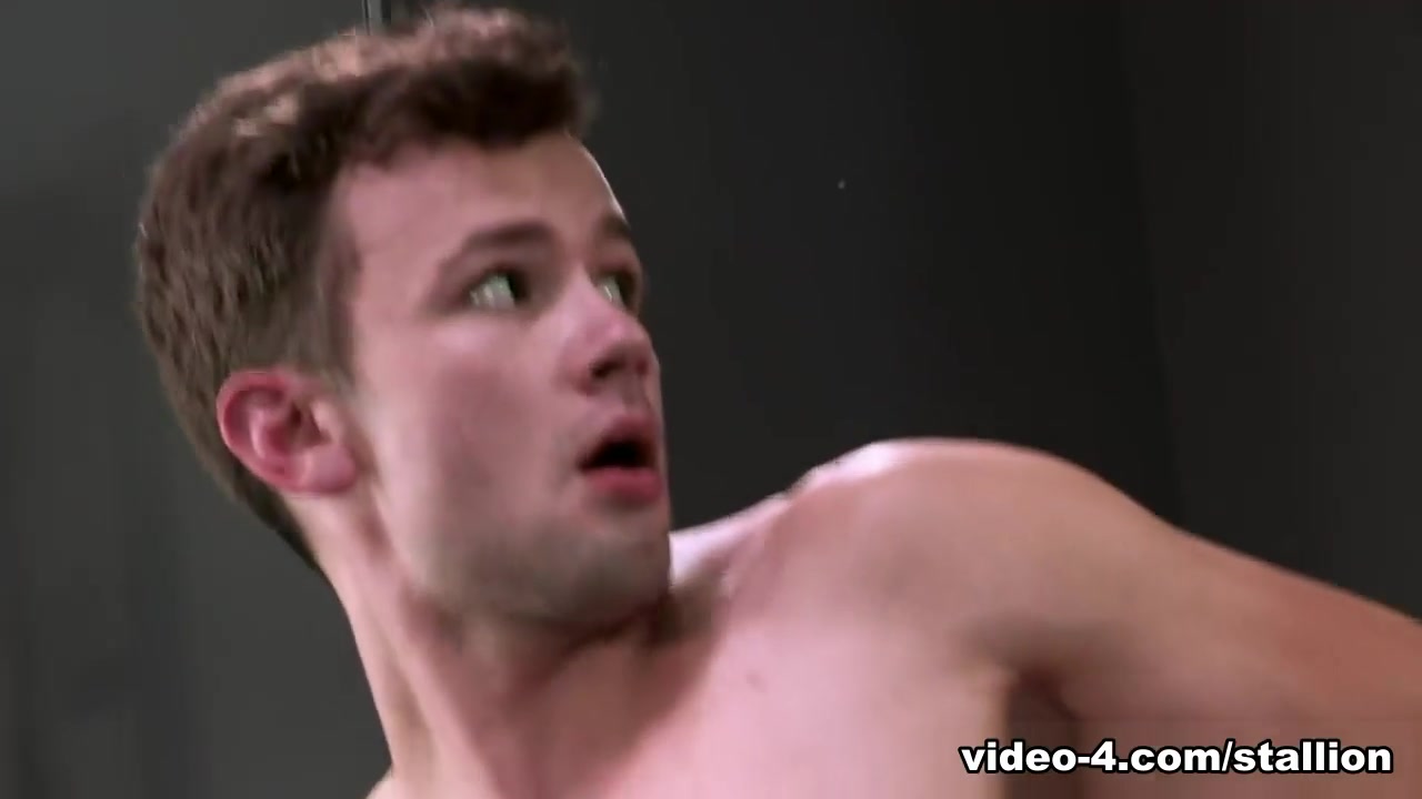 Logan Cross & Austin Avery in Towel Boy
