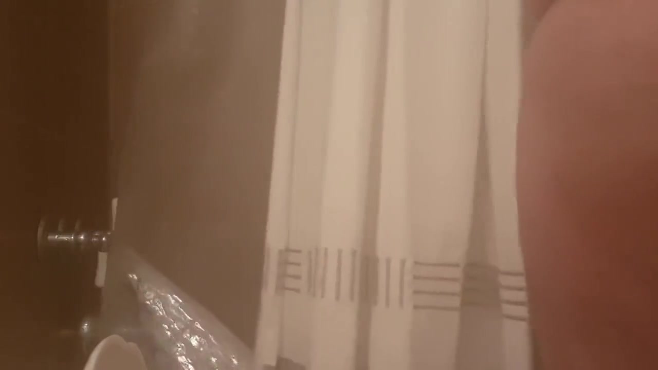 Fat boy booty shower