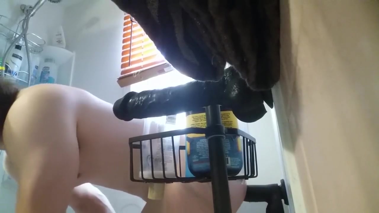 Sissy Riding in Shower