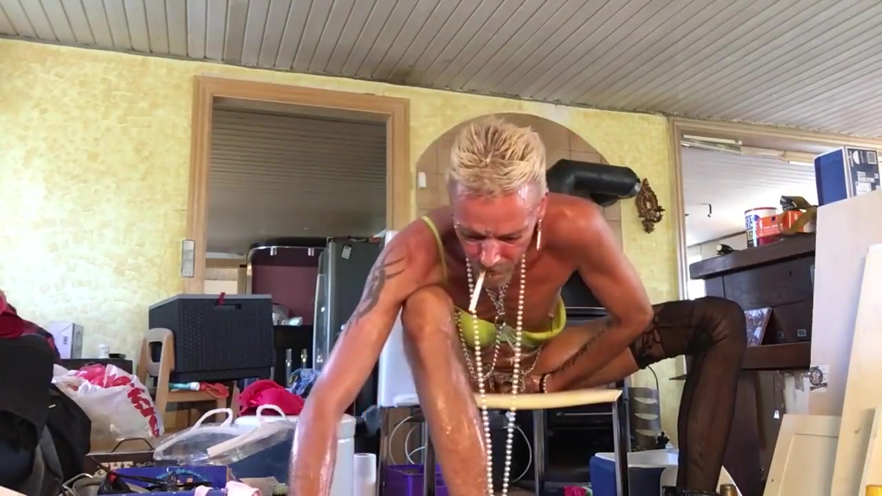 Fisting and fucking my horney wet ASS...!!