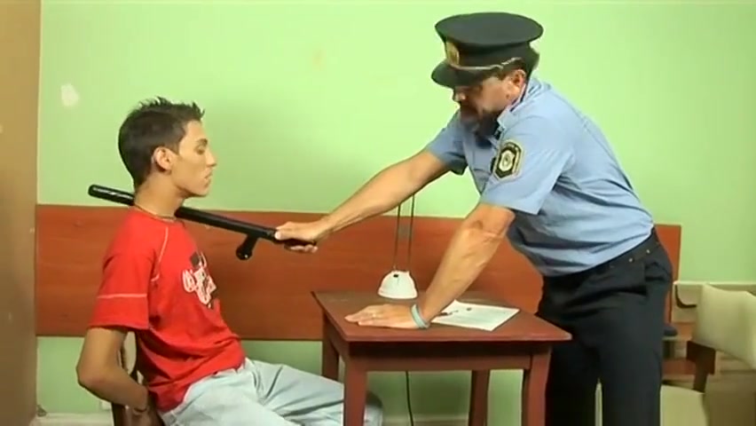 Police officer Roberts bangs hot twink Ian on a office desk