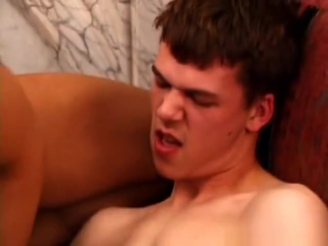 Straight amateur fucks bloke after shower bj