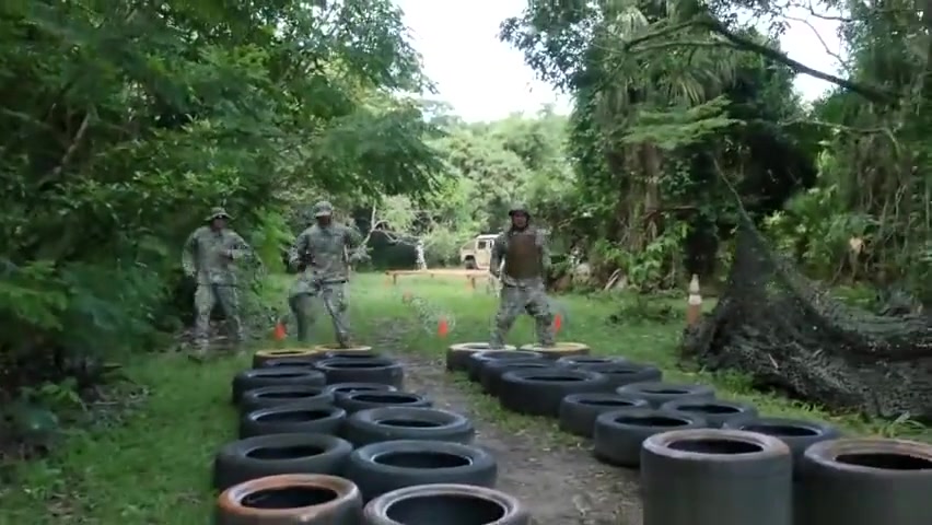 Military black hunk swallows commanders cum