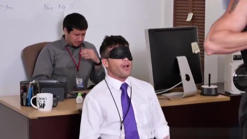 Office hunk cocksucked before assfucked