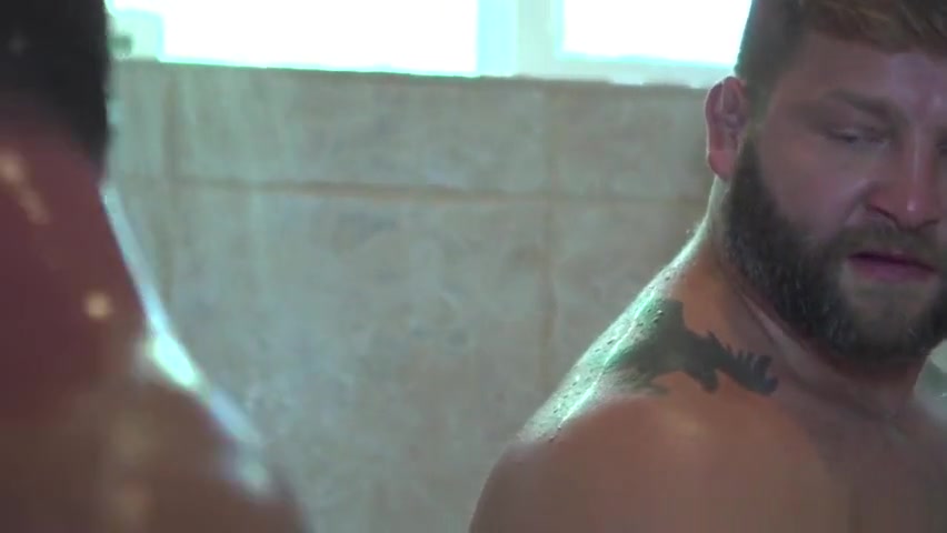 Muscular hunk rims and fucks jock in shower
