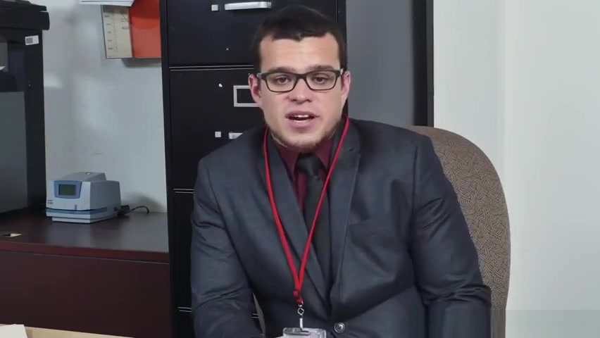 Office boss drills dicksucking employee