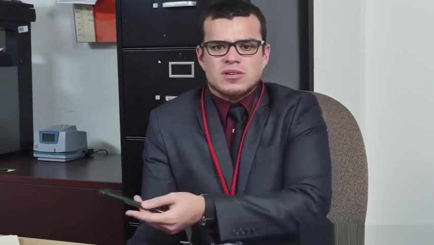 Office boss drills dicksucking employee