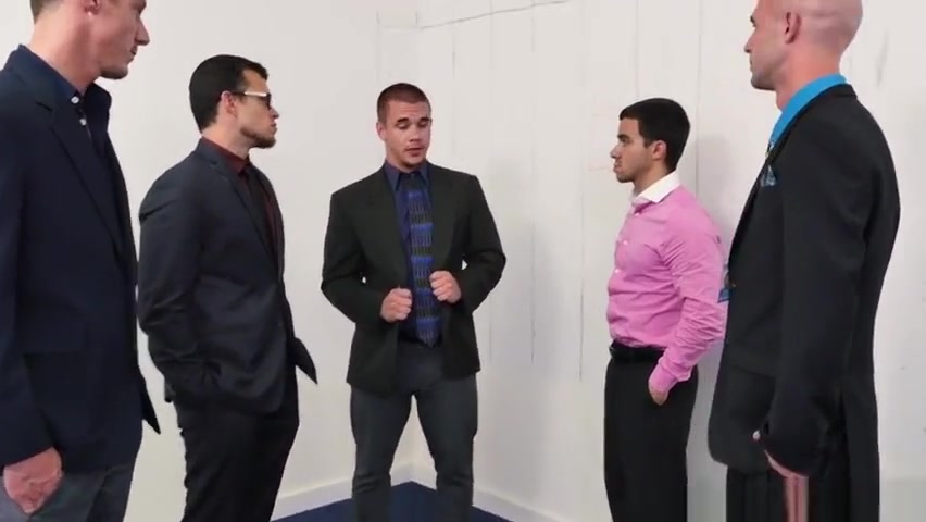 Office boss drills dicksucking employee