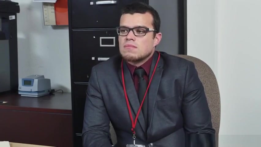 Office boss drills dicksucking employee