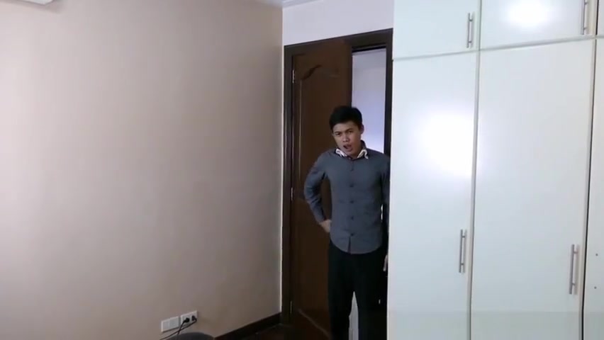 Asian twinks suck off dilf boss in office