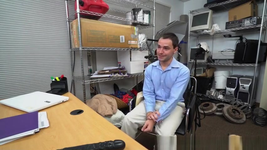 Casting straighty gags on dildo at audition
