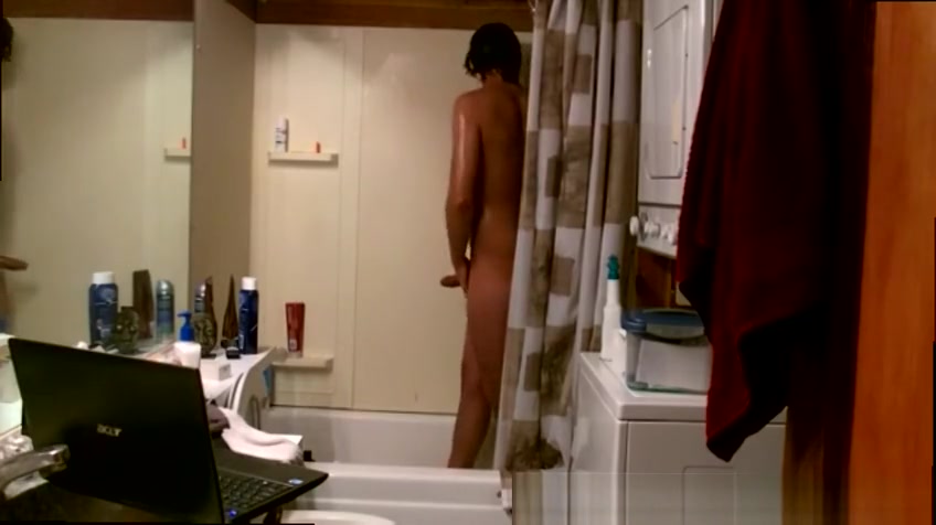 Tristan whaking off in shower