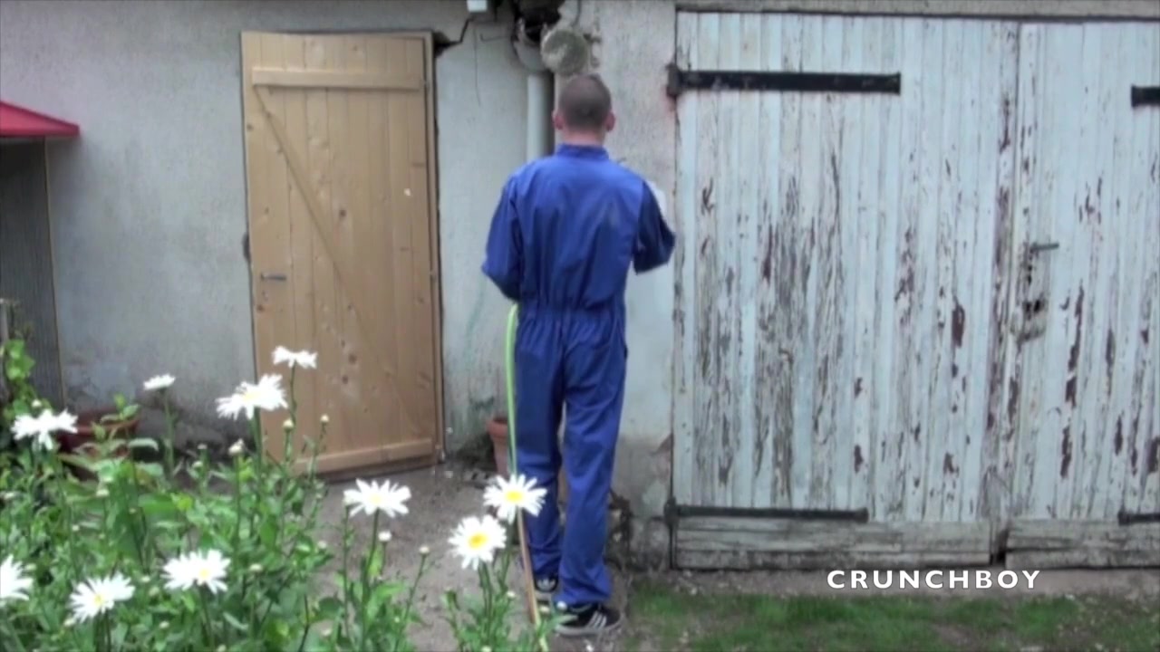 Fucked by young straight worker in exhib - CrunchBoy