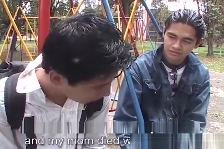 Cute twinks Alfonso and Cesar stuff each other in a shower