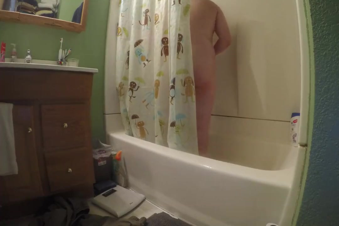 quick shower scene
