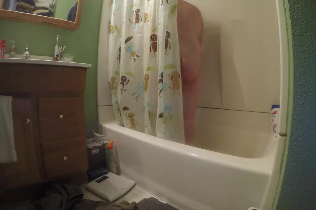 quick shower scene