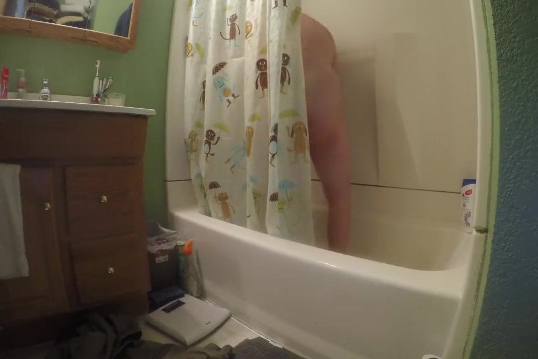 quick shower scene