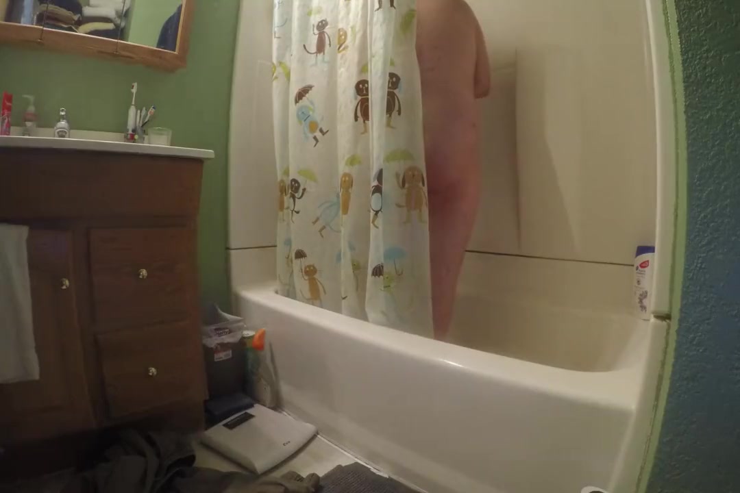 quick shower scene