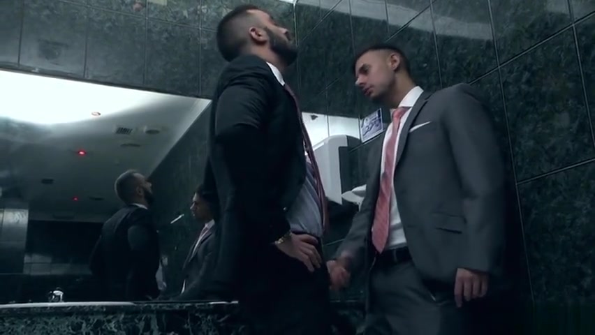 Luscious Gay Guy Gets Massaged & Fucked