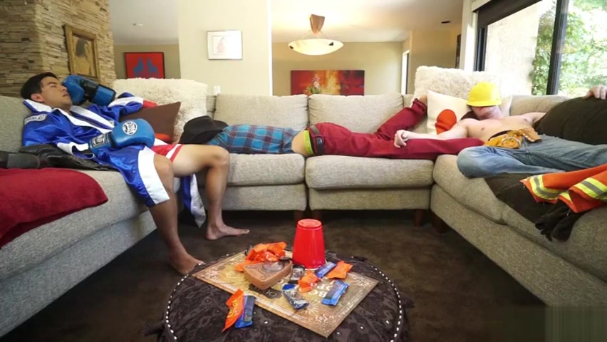 Guy gets his ass fucked through the gloryhole