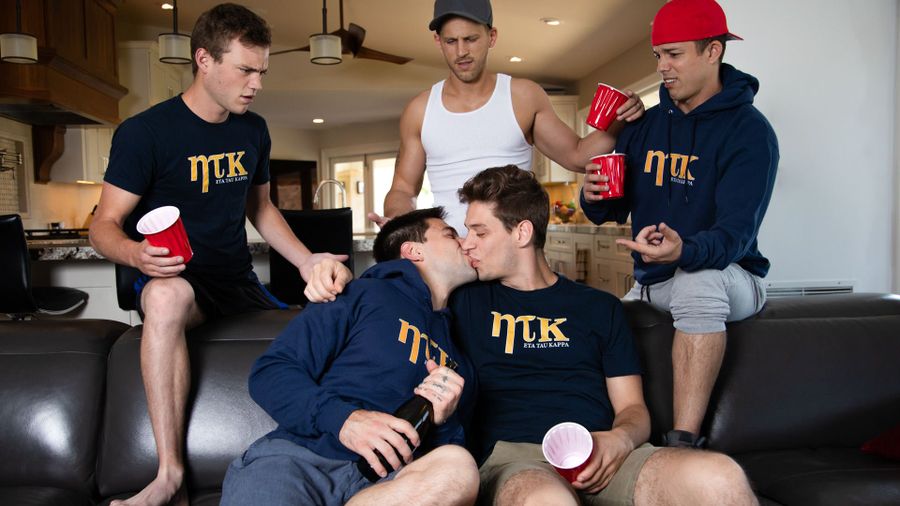 Aspen & Michael Del Ray in Next Door Taboo Update - Spin The Bottle