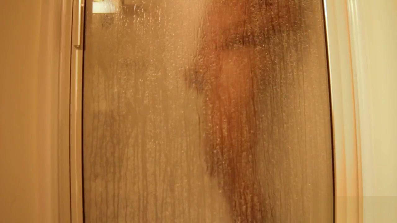 BIG BOOTY JUDY in Shower