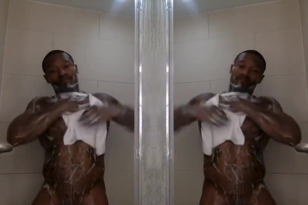 Shower tease (degeneratexxx.tumblr.com)