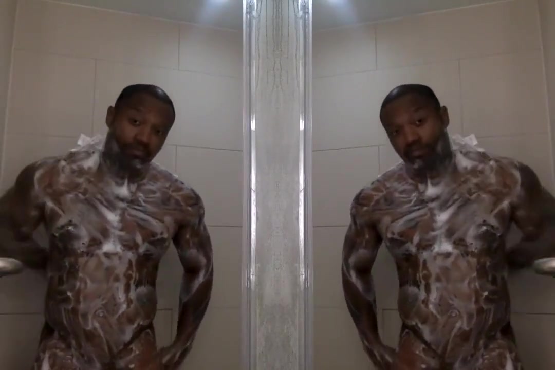 Shower tease (degeneratexxx.tumblr.com)
