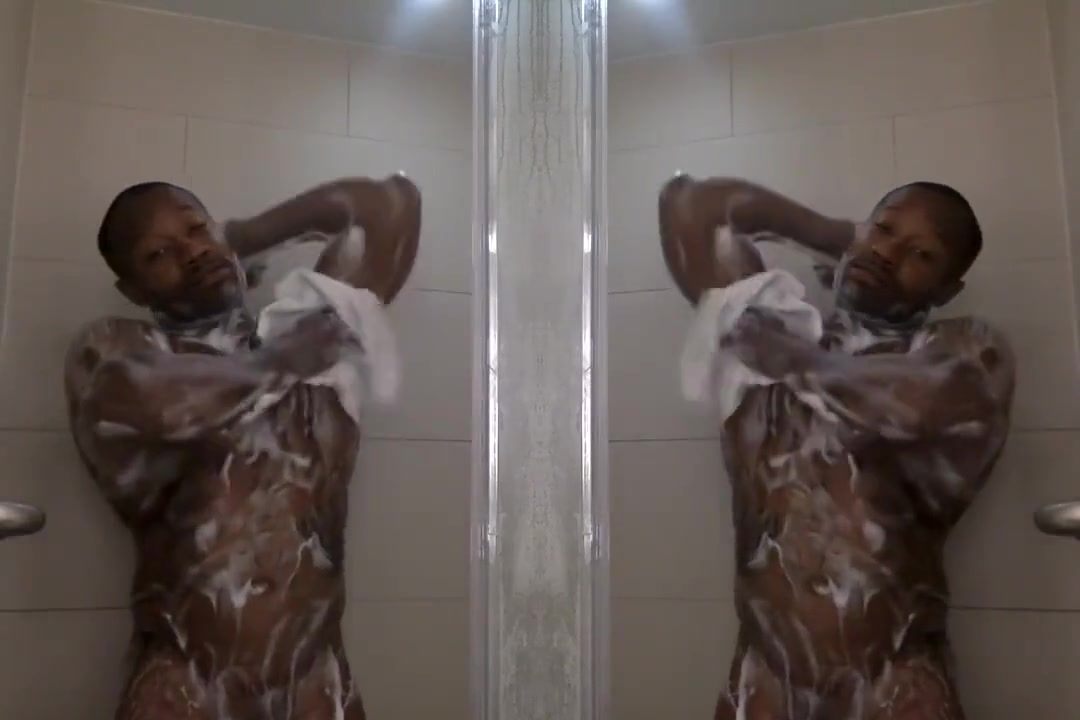 Shower tease (degeneratexxx.tumblr.com)