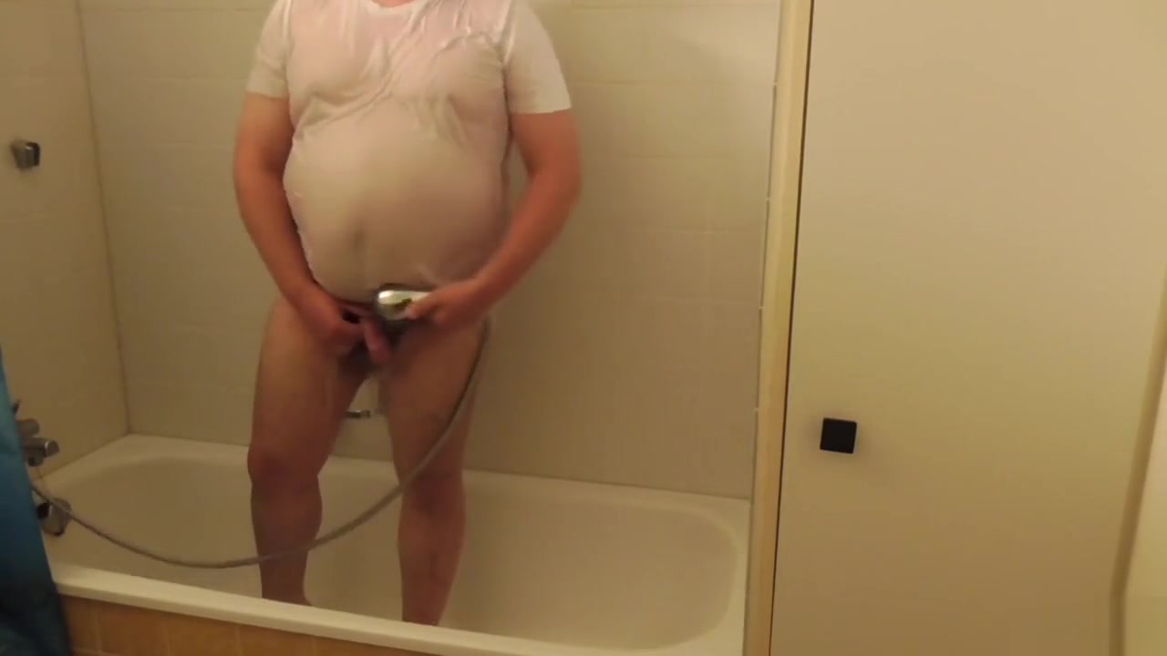 Hairy Pasci under the shower
