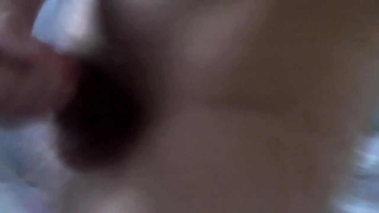 Amateur teen 18+ twink masturbates in the shower