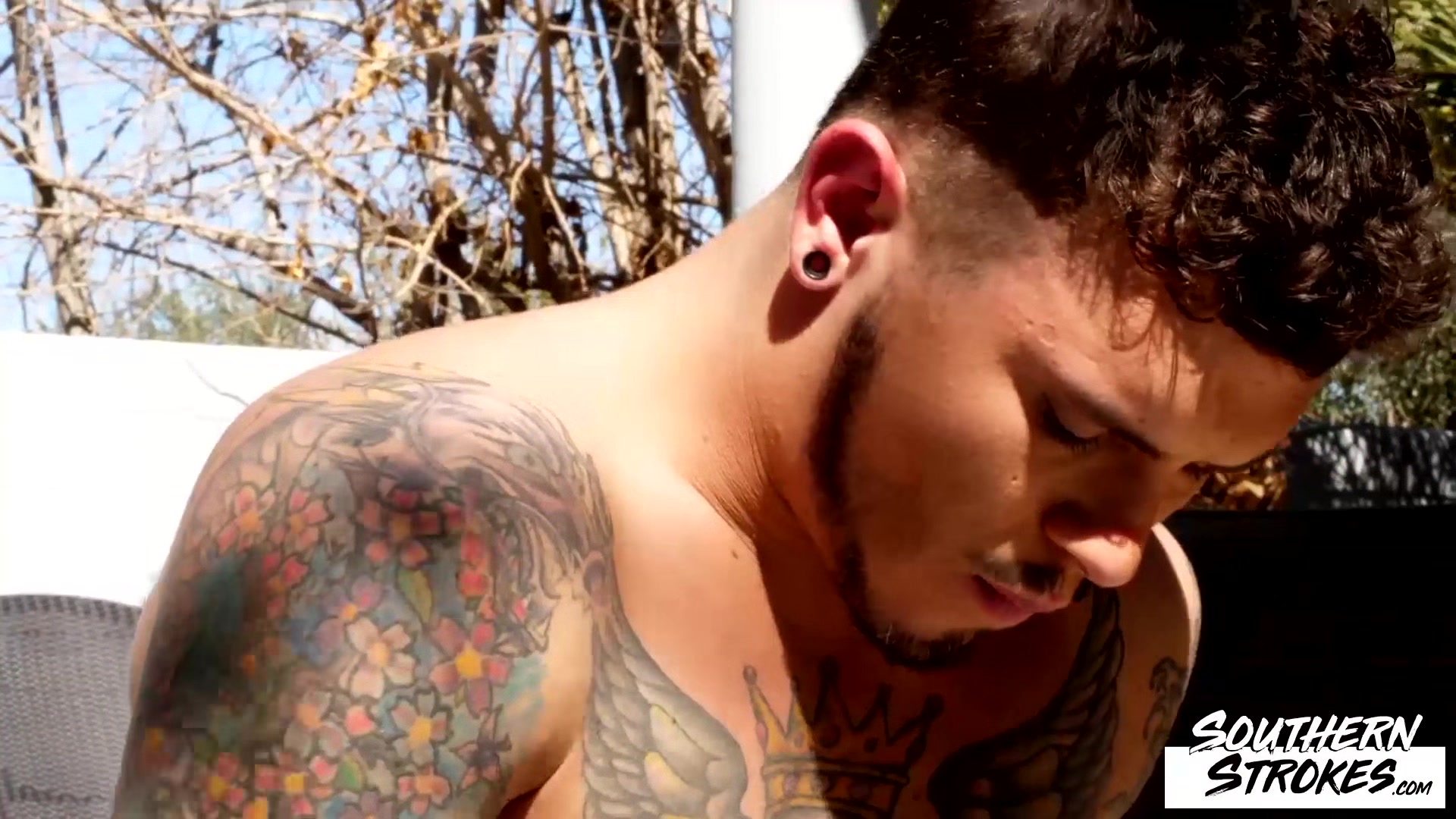 SOUTHERNSTROKES Tattooed Jock Seth Knight Masturbates Solo