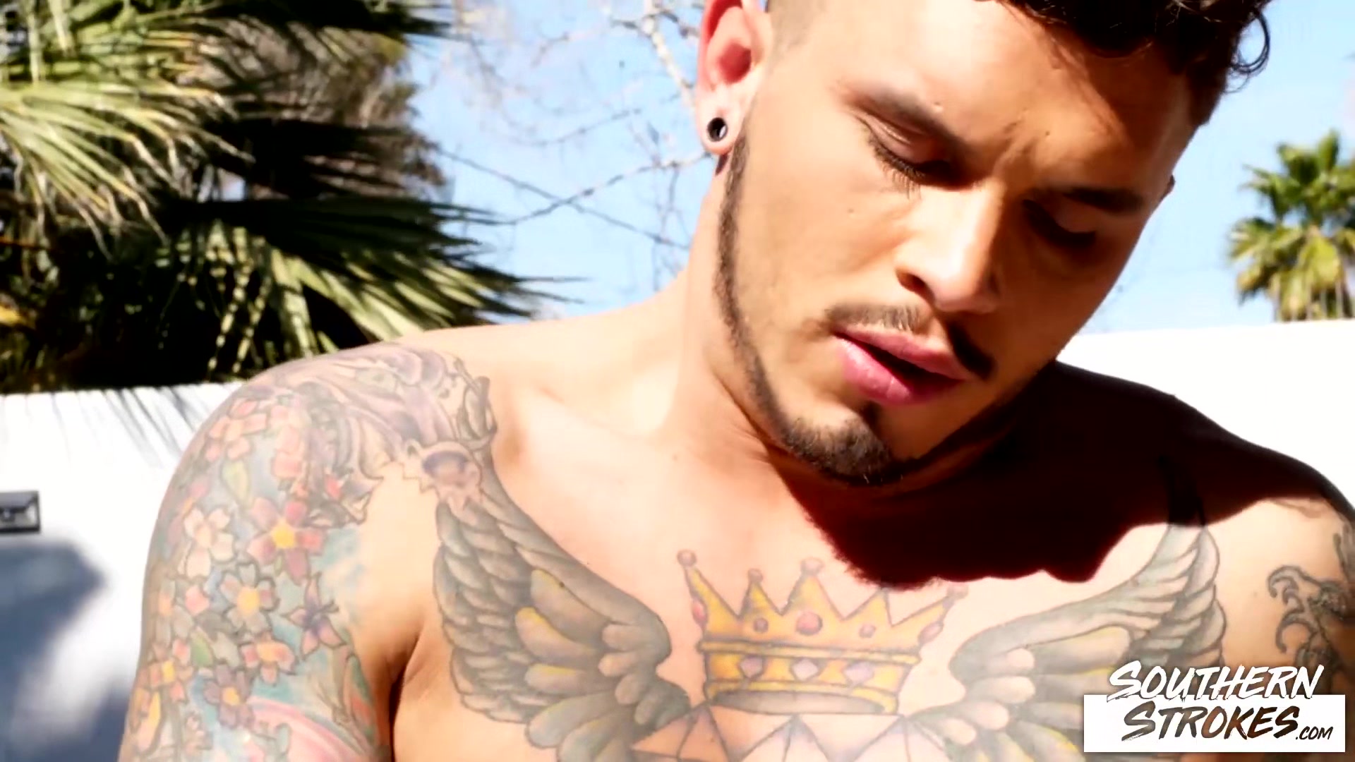 SOUTHERNSTROKES Tattooed Jock Seth Knight Masturbates Solo