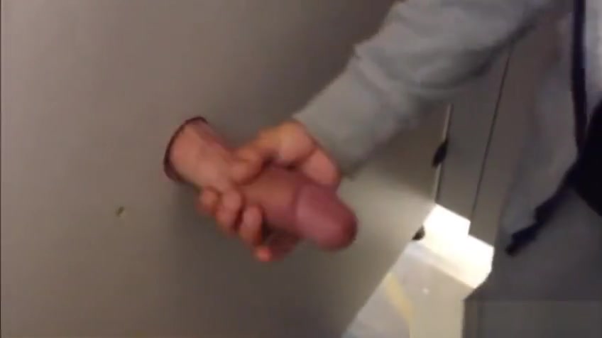 Str8 Sk8tr Dude gets blown at glory hole