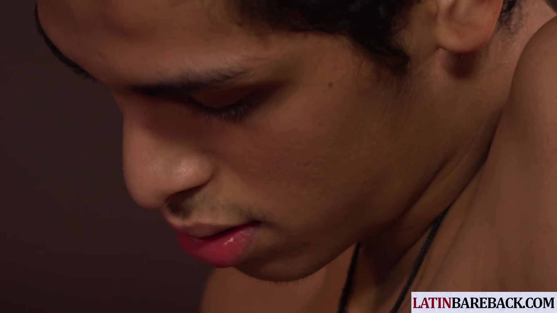 Latino twink cums after getting blowjob in amateur duo