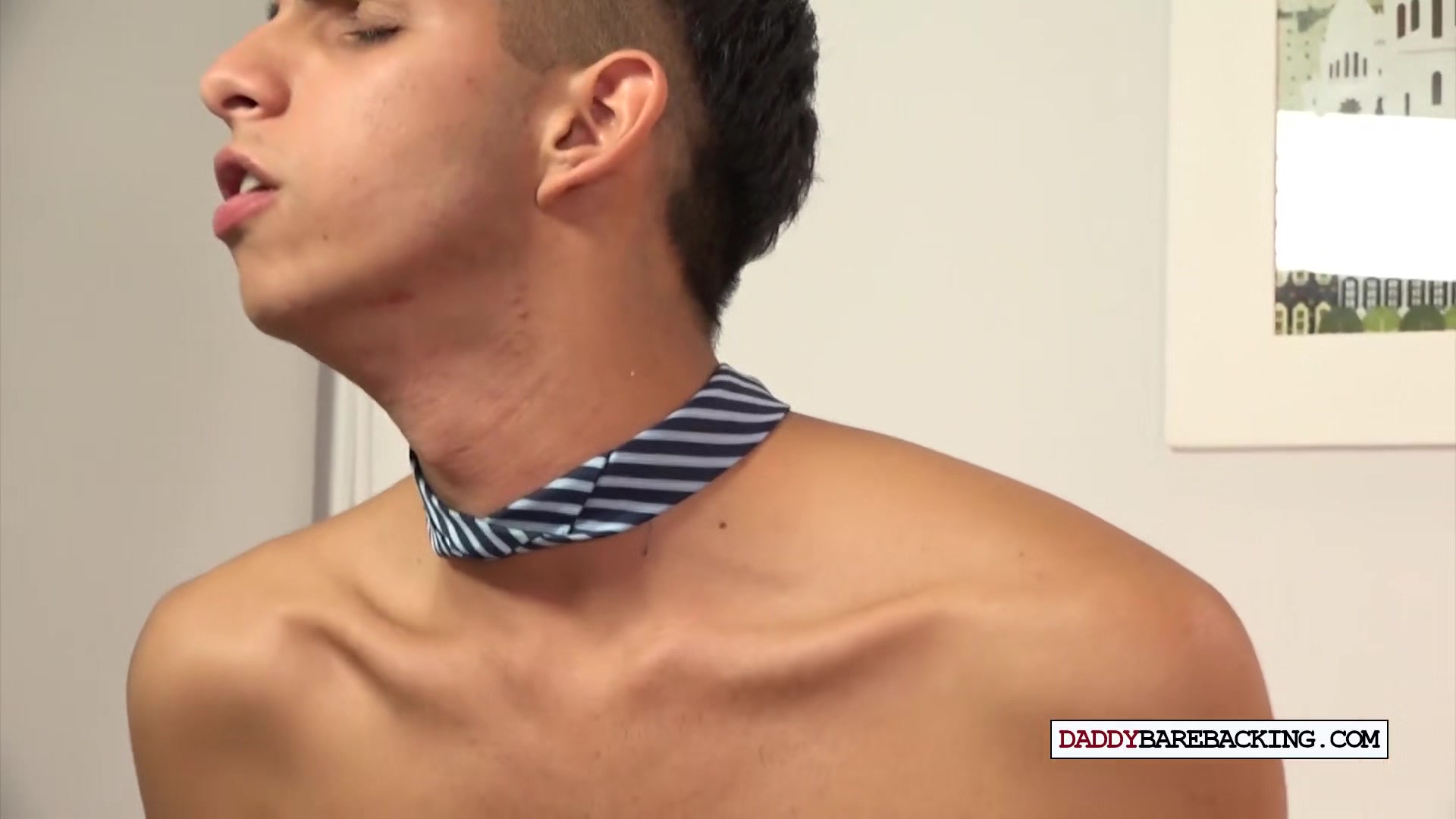 Dicksucked slim Latino sperms DILF after bareback sex