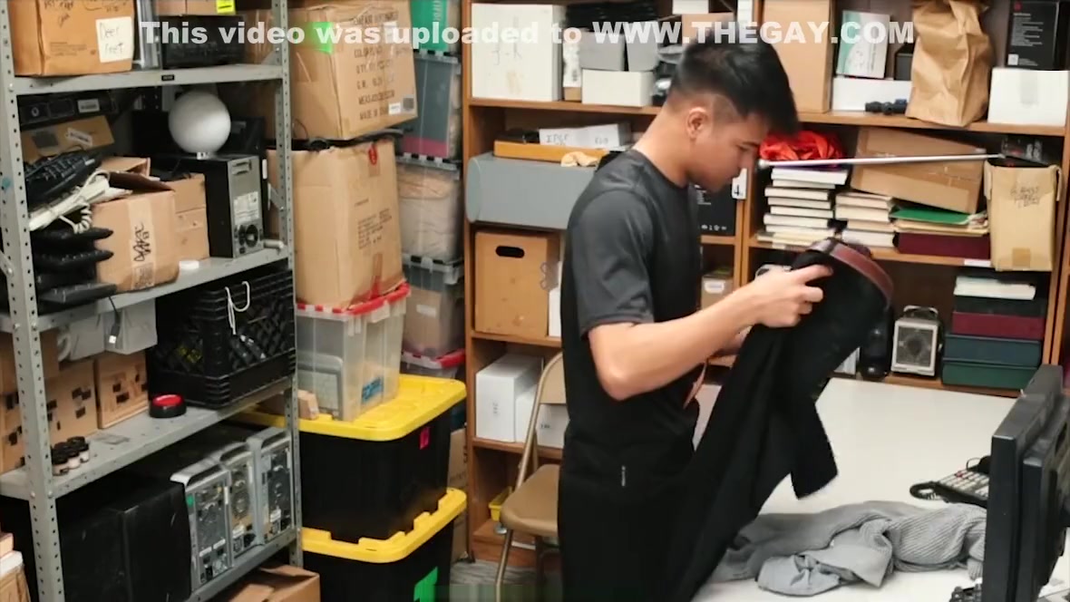 YoungPerps - Black Cock Barebacks Hot Stud