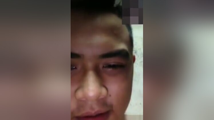 Malaysian man very horny before shower