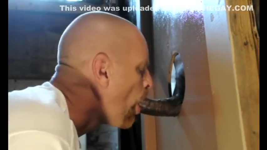 GloryHole BJ Splashes Out