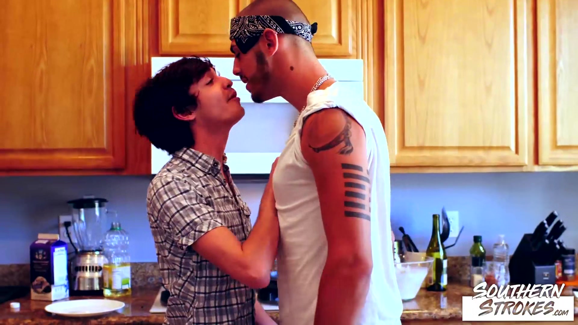SOUTHERNSTROKES Inked Ari Nucci Breeds Twink Grayson Lange