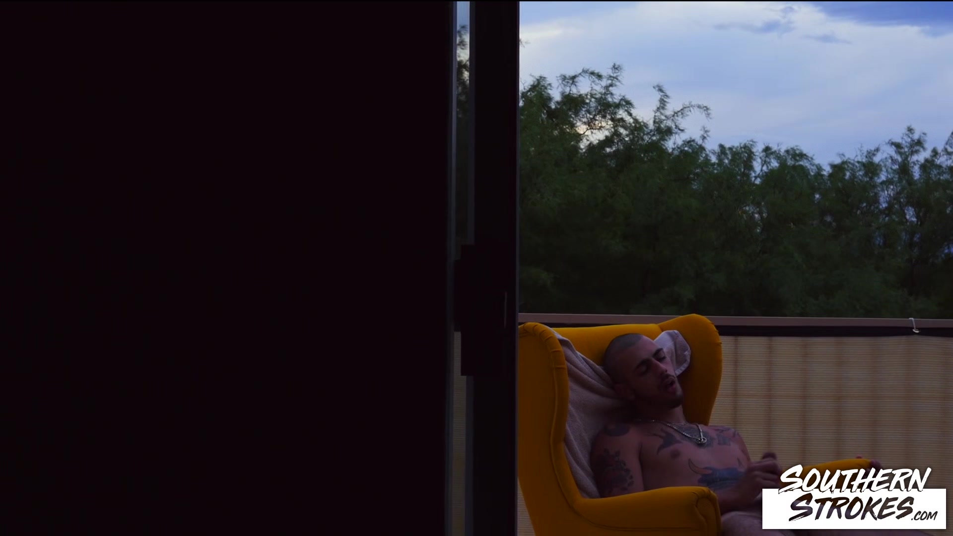 SOUTHERNSTROKES Tattooed Jock Ari Nucci Masturbates Solo