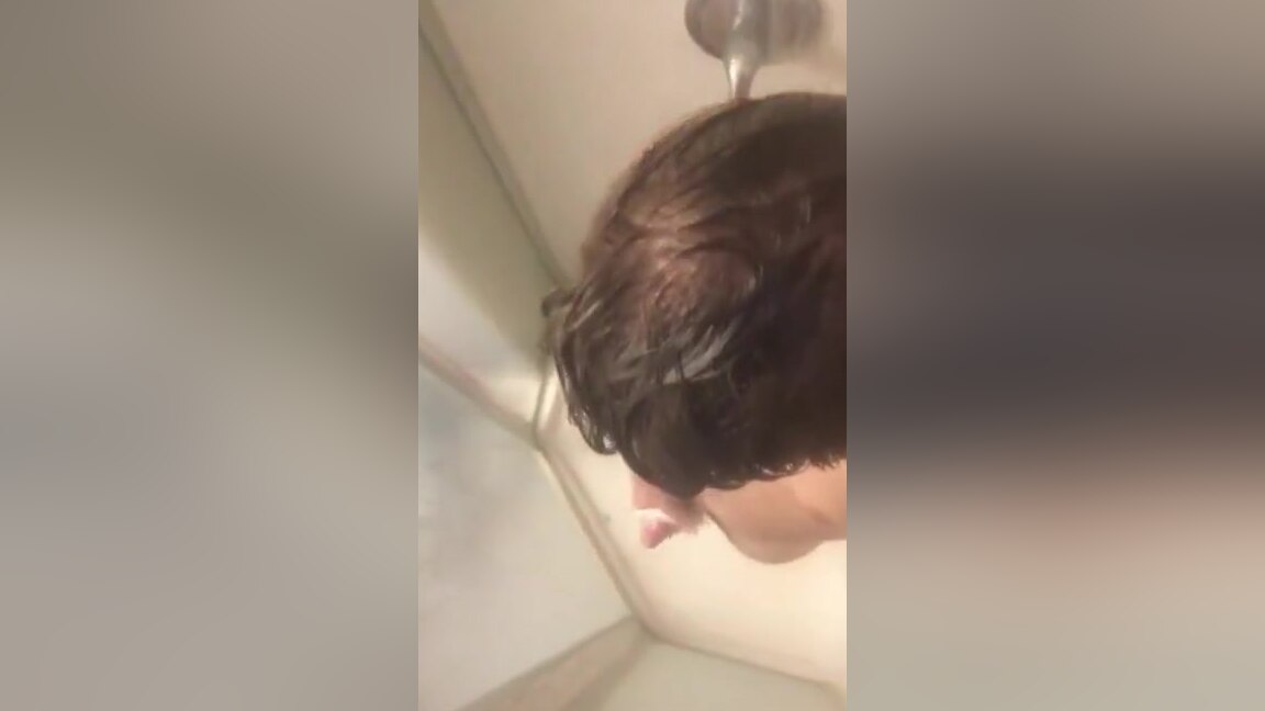 teen 18+ cumming in the shower
