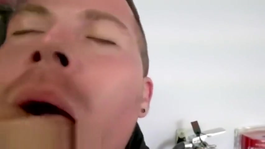 GayWire - Roleplay In The Office