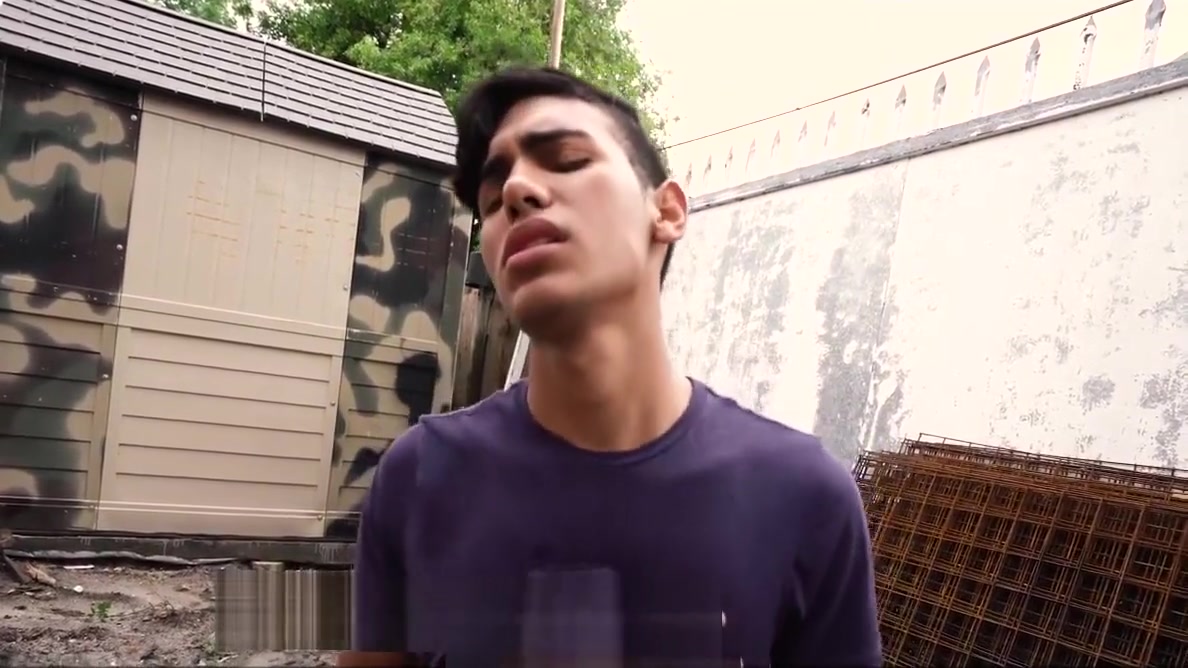 LatinLeche - Latino Gets Barebacked Outdoors