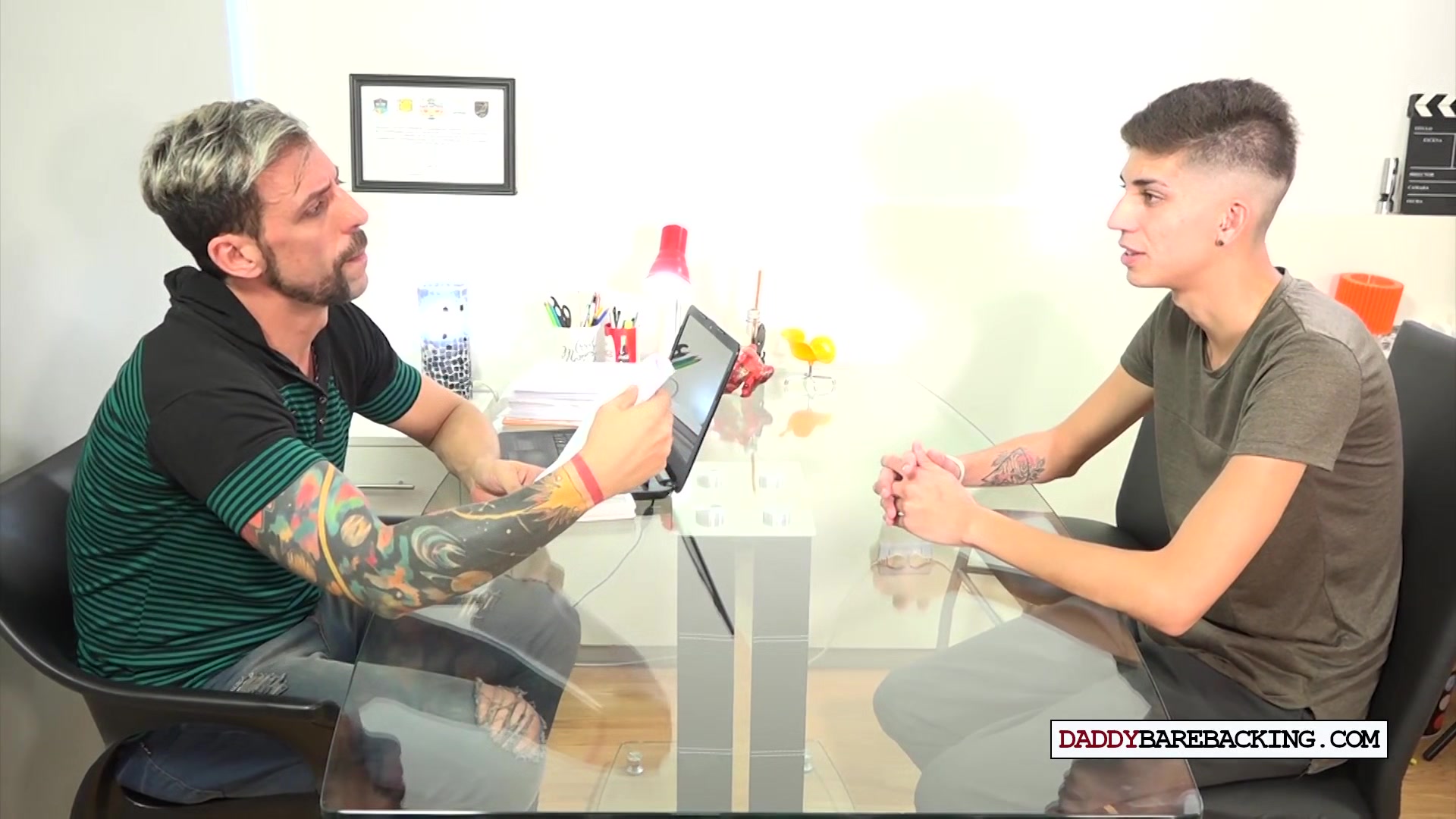 Slim Latino face jizzed by DILF after enjoying rimjob